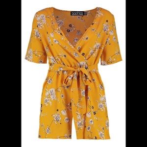 Boohoo Kimona style romper with tie belt. NWOT, never worn.